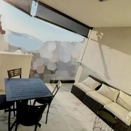 Luxury Sea View * 特罗吉尔